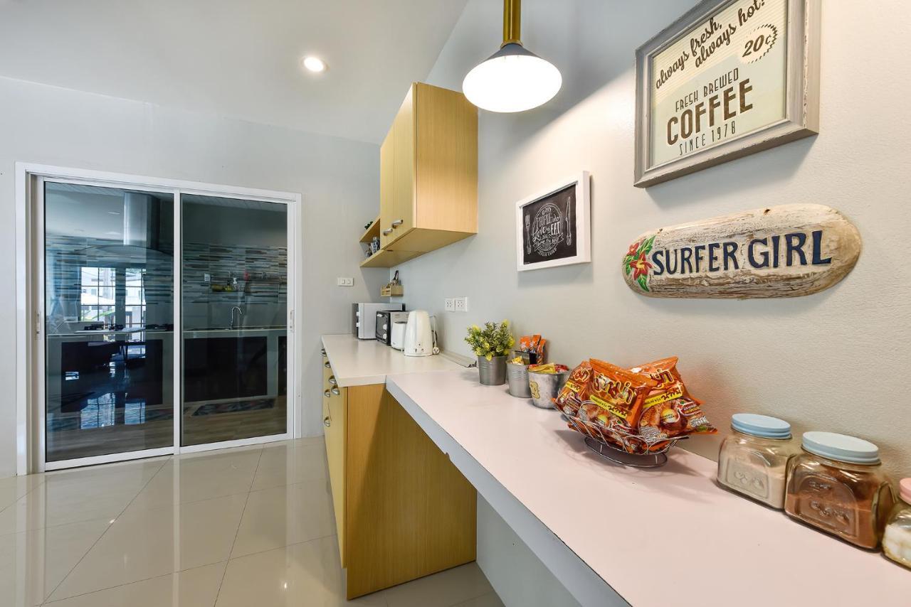 Modern House Patong Hill - 7 Beds - Kitchen Villa Exterior photo
